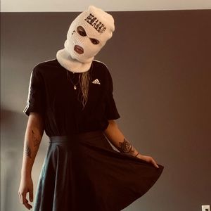 Meet your Posher, Witch